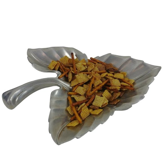 Tray Bruce Cox Aluminum 12" Leaf Shaped Signed and Numbered - Picture 3 of 12